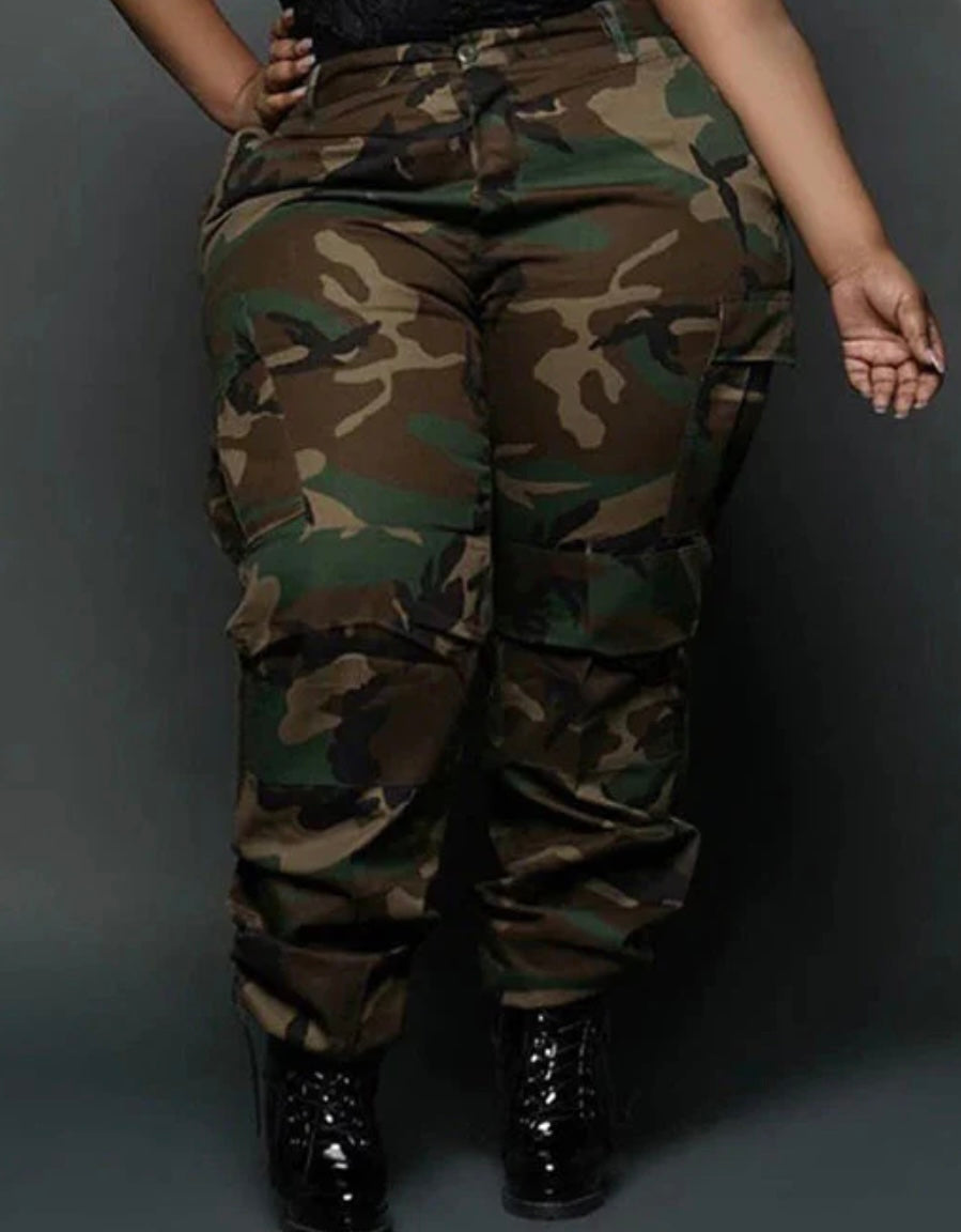 Plus camo pants